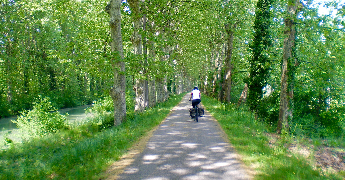Carril bici canal lateral del Garona